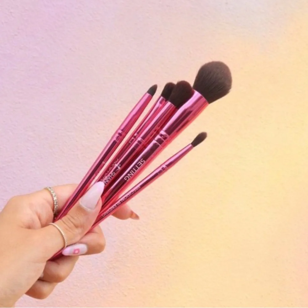 SHAINA B || Miami Fab - 5 Piece Essential Brush Set in Metallic Pink 💗NIB💗